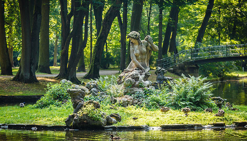 Schwaneninsel mit Figurengruppe