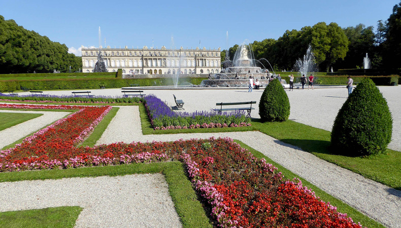 Parterre mit Wasserspielen