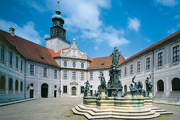 Bild: Brunnenhof