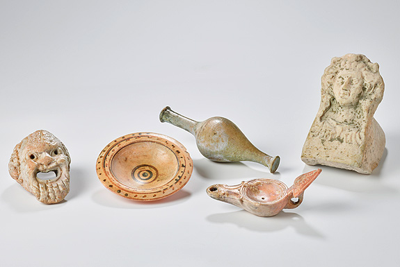 Bild: 3D-Farbdrucke archäologischer Fundstücke