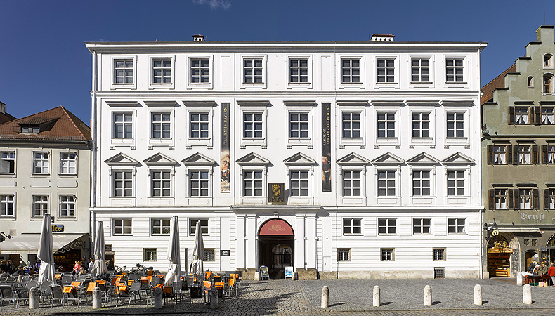 Stadtresidenz Landshut, Ostfassade