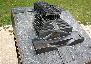 Bild: Tastmodell der Walhalla